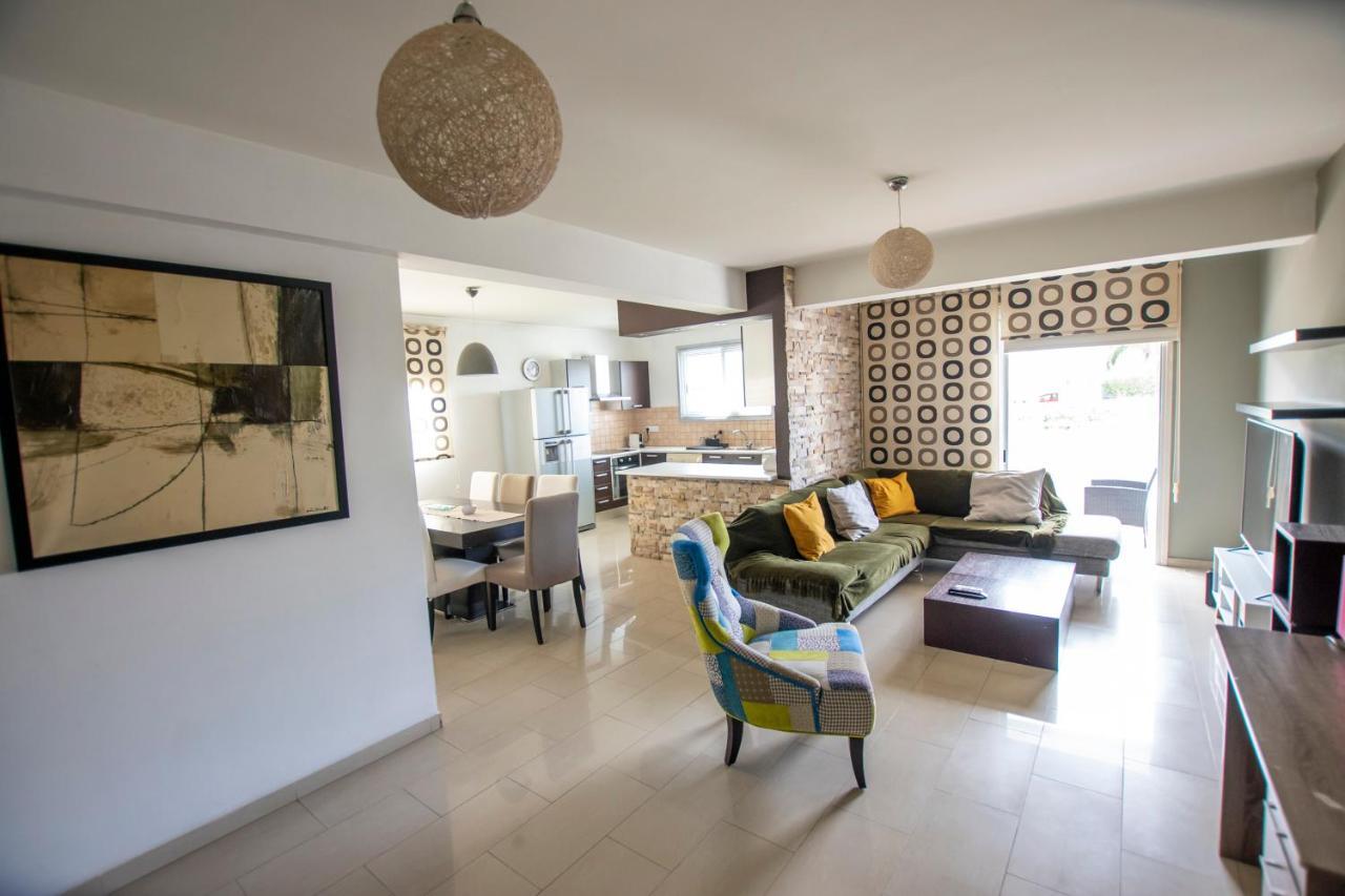 Glabur Stays - The Executive 2 Bdr - Nicosia City, Free Parking & Wifi, Welcomes You!!! Екстер'єр фото